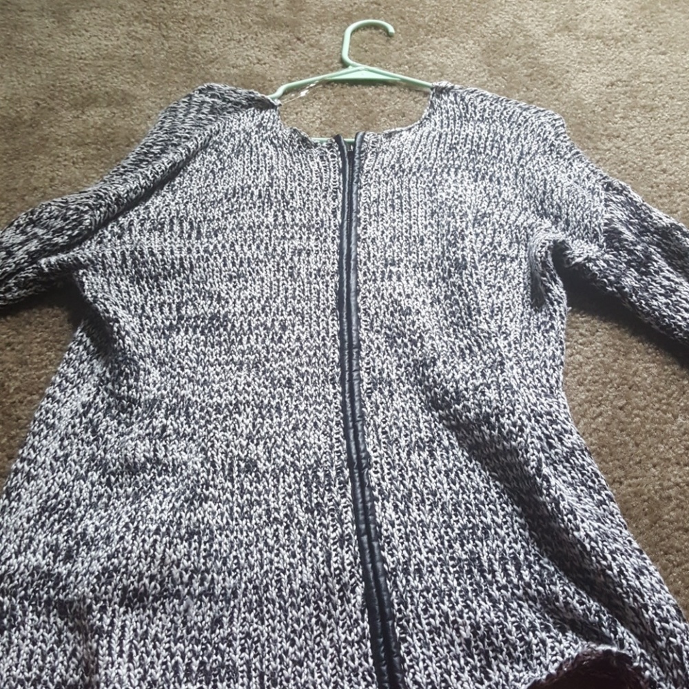 Sweater - Picture 2 of 4